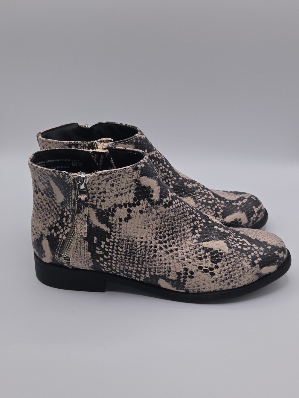 Time and Tru Ankle Snakeskin Booties Womens Size 9
